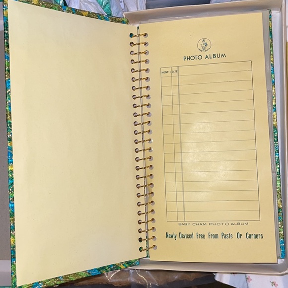 Rare 70’s photo album - Picture 2 of 4